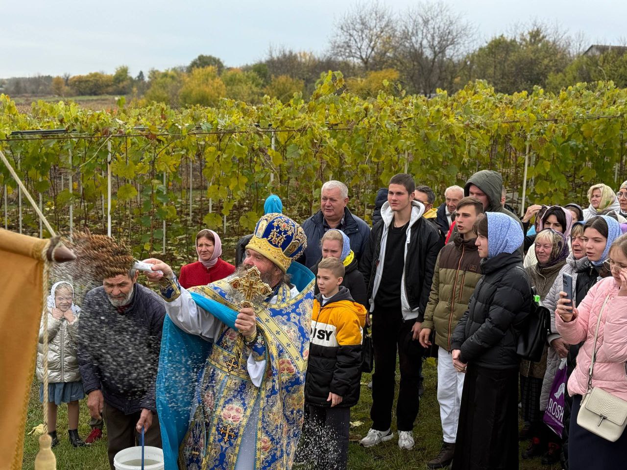 Хресний хід навколо обителі